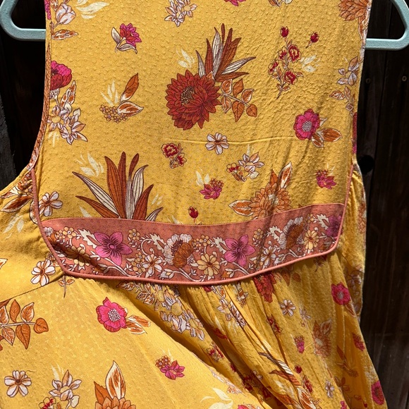 Spell Siren Song Midi in Gold - Picture 9 of 11